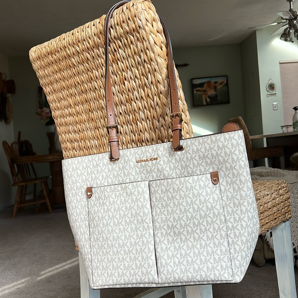 Michael Kors Jet Set travel medium double pocket tote
